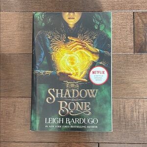 Shadow and Bone Book by Leigh Bardugo